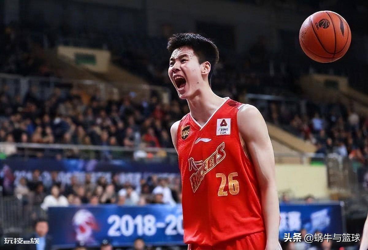 郭昊文资料(篮球运动员郭昊文的早年经历及俱乐部生涯)-图片1